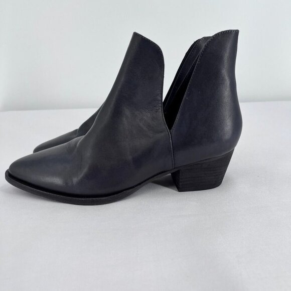 Free People Charm Double V Ankle Boot Women's Size 38 in Black Block Heel - Picture 1 of 15